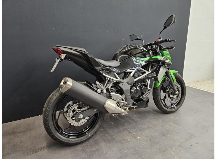 KAWASAKI Z 125 1° MAIN 731 KMS SEULEMENT !