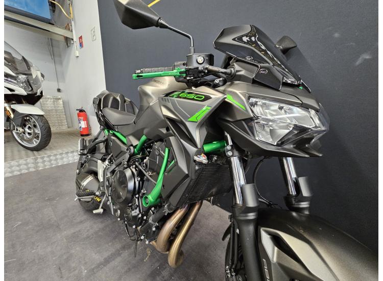 KAWASAKI Z650 1° MAIN REVISEE ET GARANTIE 