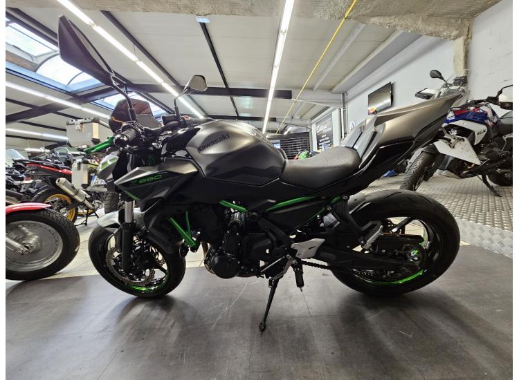 KAWASAKI Z650 1° MAIN REVISEE ET GARANTIE 