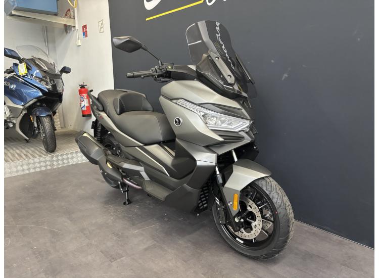 VOGE SR4 LUXE RADAR NEUF GARANTIE 3 ANS ! 