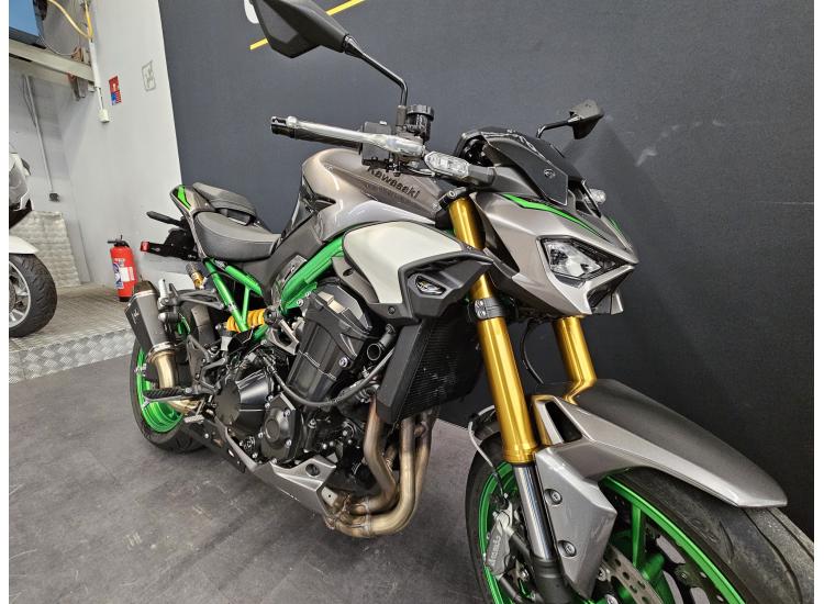 KAWASAKI Z900 SE DEMO BIKE 796 KMS SEULEMENT !
