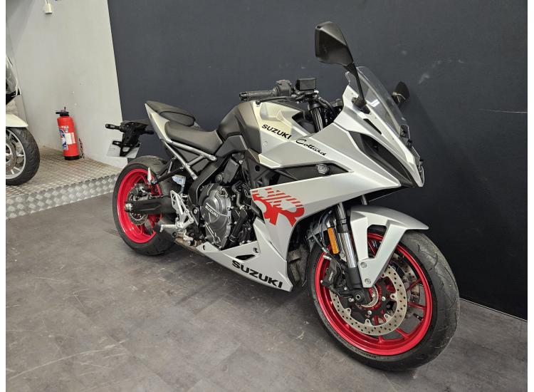 SUZUKI GSX-8R DEMO BIKE 243 KMS SEULEMENT !
