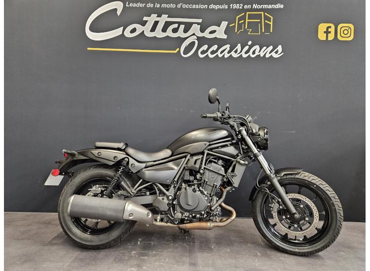 KAWASAKI ELIMINATOR 500 DEMO BIKE 228 KMS SEULEMENT !!