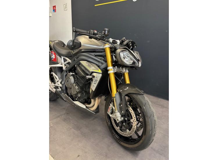 TRIUMPH SPEED TRIPLE 1200 RS