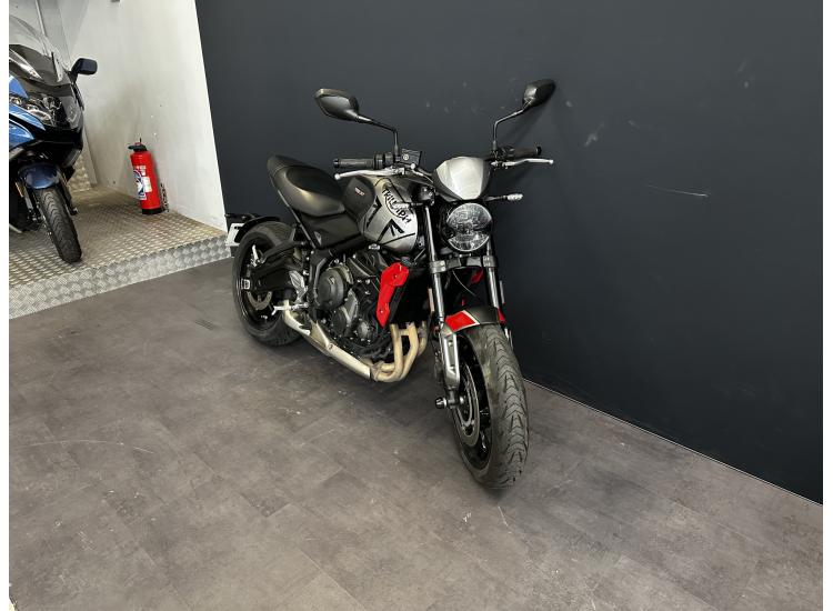 TRIUMPH TRIDENT 660 1ER MAIN BRIDABLE A2 REVISÉE ET GARANTIE !
