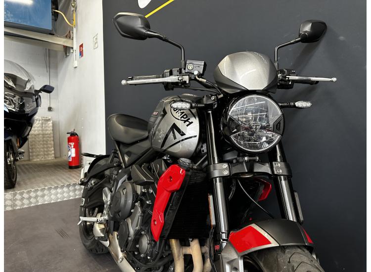 TRIUMPH TRIDENT 660 1ER MAIN BRIDABLE A2 REVISÉE ET GARANTIE !