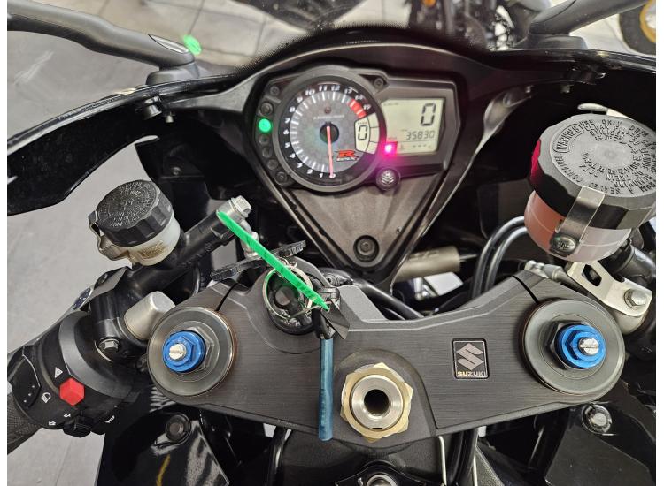 SUZUKI GSXR 1000 1° MAIN REVISEE ET GARANTIE !