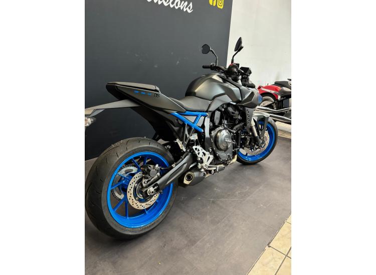 SUZUKI GSX-8S Full