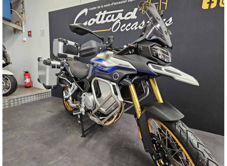 VOGE 900 DSX NEUVE GARANTIE 3 ANS AVEC BAGAGERIE !