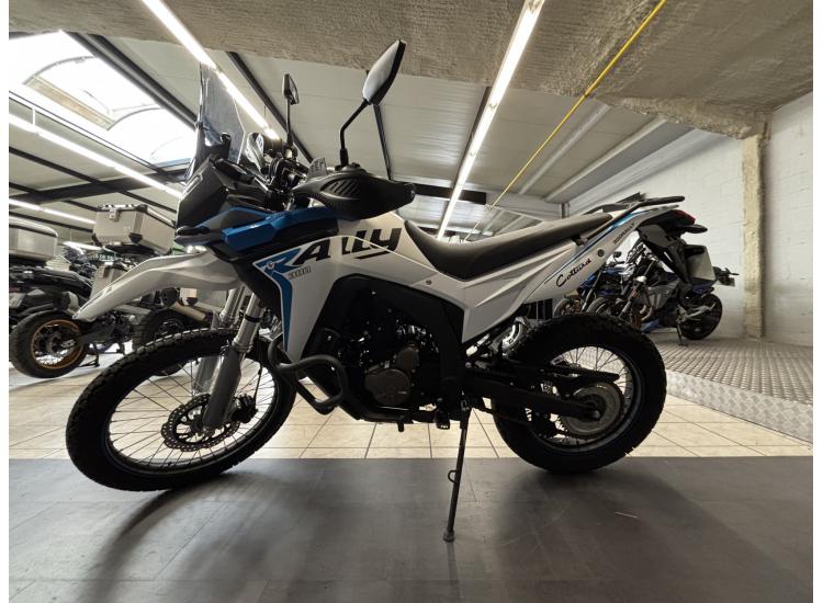 VOGE 300 RALLY 45 KMS REVISEE & GARANTIE ! 